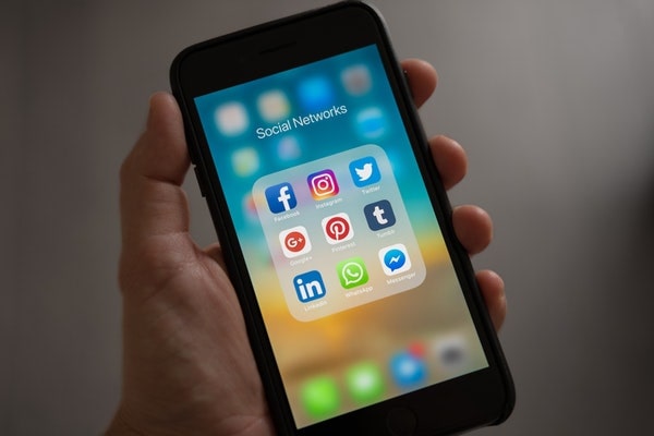 Social Media apps on iphone